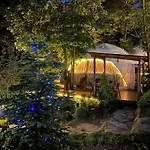 Me-ga Glamping
