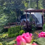 Me-ga Glamping Kemping