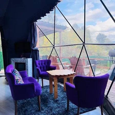 Me-ga Glamping