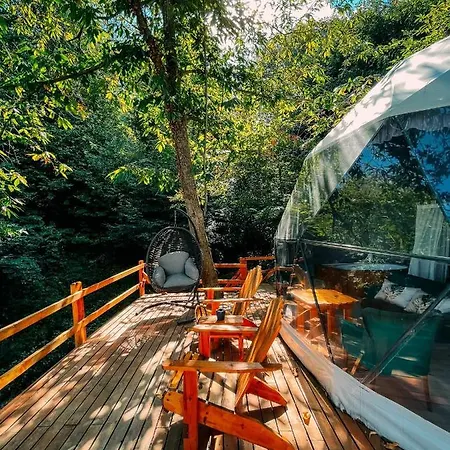 Me-ga Glamping *