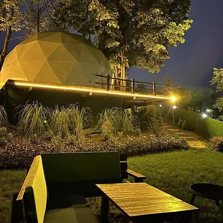 Me-ga Glamping