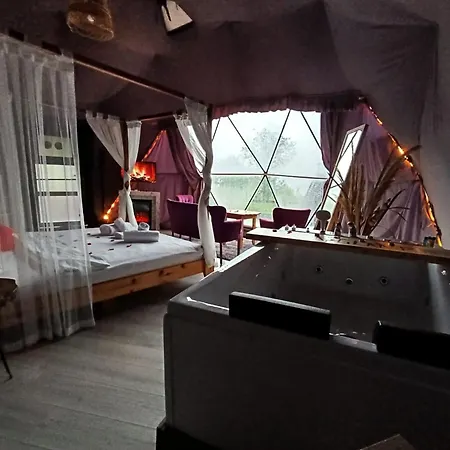 Kemping Me-ga Glamping *