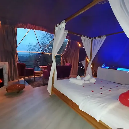 Me-ga Glamping Kemping *