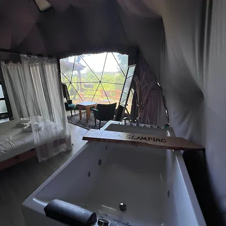 Campsite Me-ga Glamping