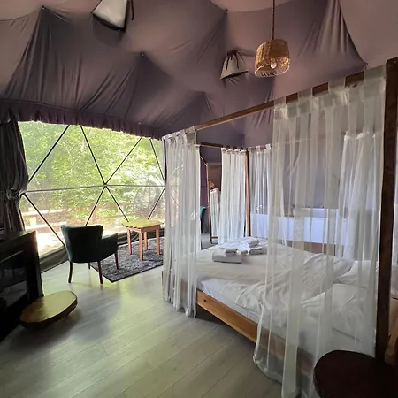 Campsite Me-ga Glamping *